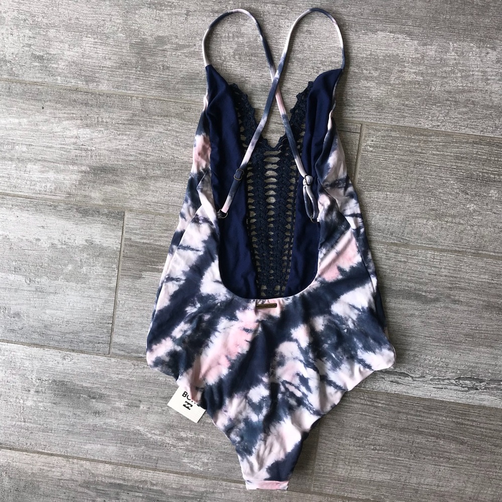 🔥🔥BILLABONG - TIE DYE HH ONE PIECE🔥 - Picture 3 of 5